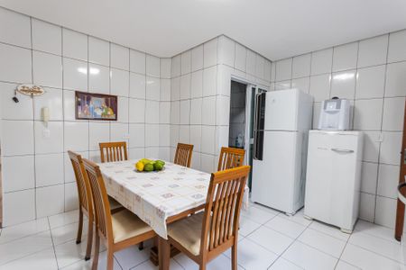 Casa à venda com 128m², 2 quartos e 2 vagasCozinha