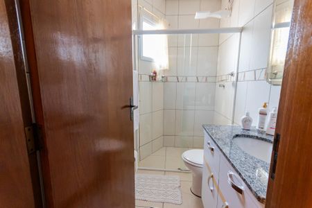 Casa à venda com 128m², 2 quartos e 2 vagasBanheiro da Suíte