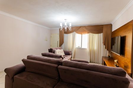 Casa à venda com 128m², 2 quartos e 2 vagasSala