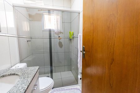 Casa à venda com 128m², 2 quartos e 2 vagasBanheiro