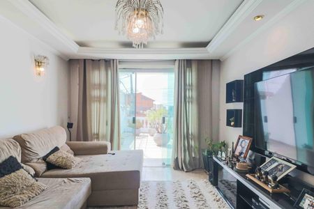 Casa à venda com 140m², 3 quartos e 2 vagas Casa à venda com 140m², 3 quartos e 2 vagasSala