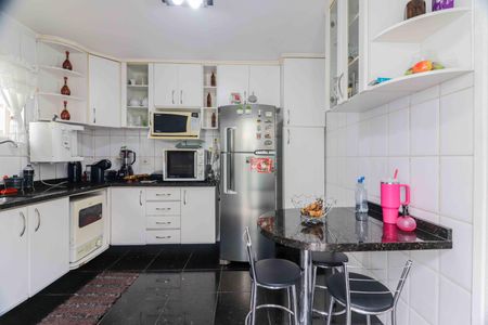 Casa à venda com 140m², 3 quartos e 2 vagas Casa à venda com 140m², 3 quartos e 2 vagasCozinha