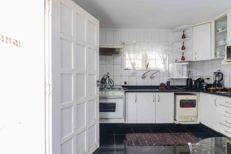 Casa à venda com 140m², 3 quartos e 2 vagas Casa à venda com 140m², 3 quartos e 2 vagasCozinha