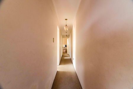 Casa à venda com 140m², 3 quartos e 2 vagas Casa à venda com 140m², 3 quartos e 2 vagasCorredor