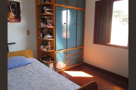 Casa à venda com 220m², 4 quartos e 3 vagasQuarto 4