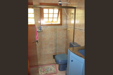 Casa à venda com 220m², 4 quartos e 3 vagasBanheiro 3