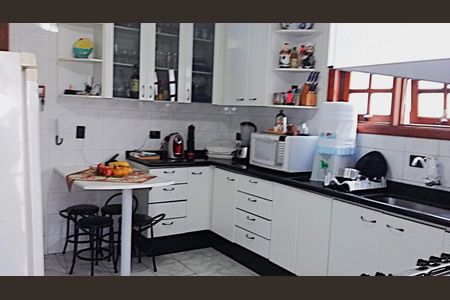 Casa à venda com 220m², 4 quartos e 3 vagasCozinha