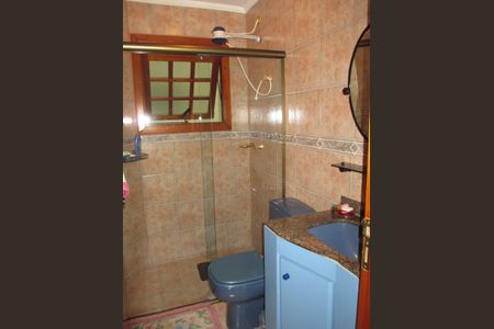 Casa à venda com 220m², 4 quartos e 3 vagasBanheiro 3