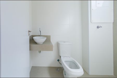 Apartamento à venda com 61m², 2 quartos e 2 vagasBanheiro suíte 1