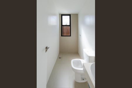 Apartamento à venda com 61m², 2 quartos e 2 vagasBanheiro suíte 2