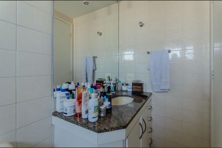 Apartamento à venda com 68m², 2 quartos e 1 vaga Apartamento à venda com 68m², 2 quartos e 1 vagaBanheiro da Suíte