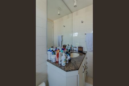 Apartamento à venda com 68m², 2 quartos e 1 vaga Apartamento à venda com 68m², 2 quartos e 1 vagaBanheiro da Suíte