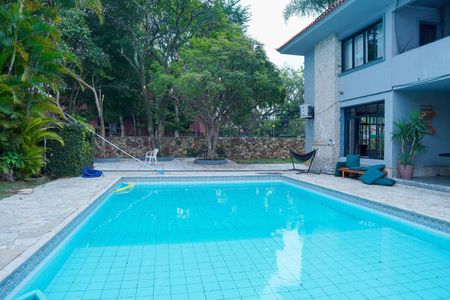 Casa para alugar com 891m², 5 quartos e 6 vagas Casa para alugar com 891m², 5 quartos e 6 vagasPiscina