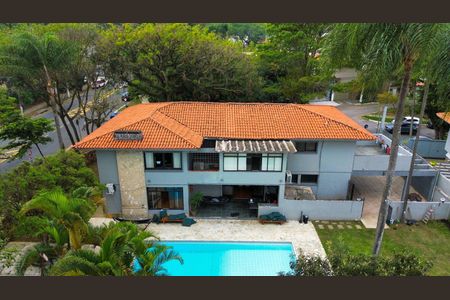 Casa para alugar com 891m², 5 quartos e 6 vagas Casa para alugar com 891m², 5 quartos e 6 vagasPiscina