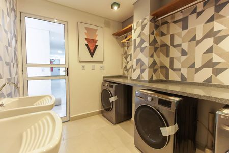 Apartamento para alugar com 32m², 2 quartos e sem vaga Apartamento para alugar com 32m², 2 quartos e sem vagaLavanderia