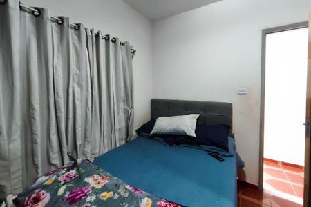 Casa à venda com 150m², 4 quartos e 3 vagas Casa à venda com 150m², 4 quartos e 3 vagasSuíte