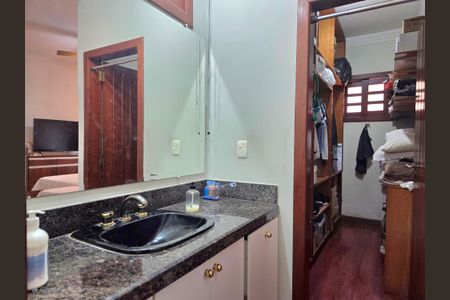 Casa à venda com 260m², 4 quartos e 4 vagas