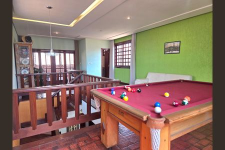 Casa à venda com 260m², 4 quartos e 4 vagas