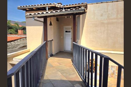 Casa à venda com 260m², 4 quartos e 4 vagas