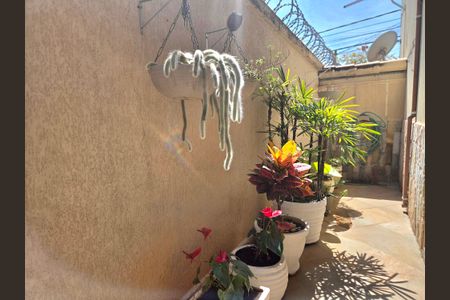 Casa à venda com 260m², 4 quartos e 4 vagas