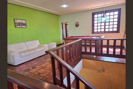 Casa à venda com 260m², 4 quartos e 4 vagas