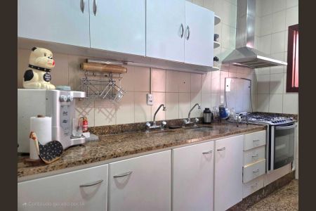 Casa à venda com 260m², 4 quartos e 4 vagas