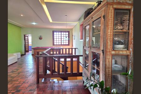 Casa à venda com 260m², 4 quartos e 4 vagas