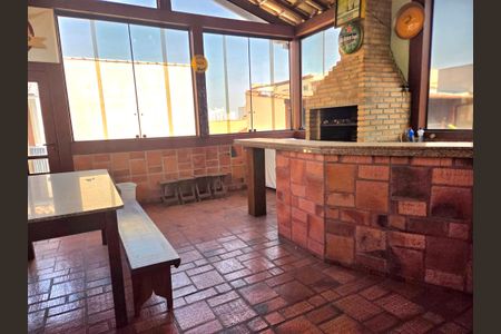 Casa à venda com 260m², 4 quartos e 4 vagas