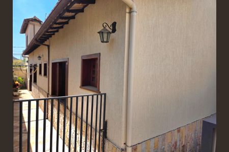 Casa à venda com 260m², 4 quartos e 4 vagas