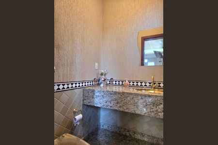 Casa à venda com 260m², 4 quartos e 4 vagas