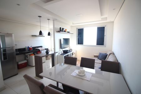 Sala de apartamento à venda com 2 quartos, 57m² em Cinco, Contagem