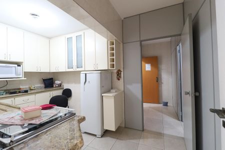 Casa à venda com 250m², 3 quartos e 4 vagas Casa à venda com 250m², 3 quartos e 4 vagasCozinha