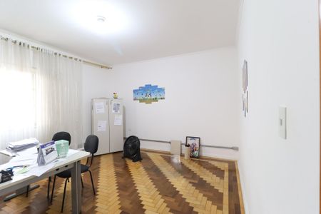 Casa à venda com 250m², 3 quartos e 4 vagas Casa à venda com 250m², 3 quartos e 4 vagasQuarto 2