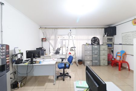 Sala de casa para alugar com 3 quartos, 250m² em Vila Nelson, São Paulo