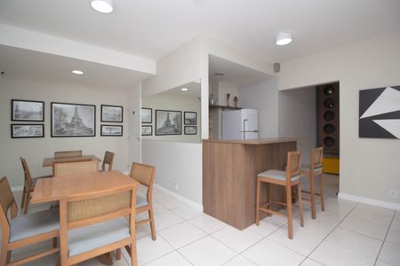 Apartamento para alugar com 45m², 2 quartos e 1 vagaÁrea comum - Salão de festas