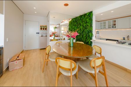 Apartamento à venda com 120m², 3 quartos e 2 vagas Apartamento à venda com 120m², 3 quartos e 2 vagasSala