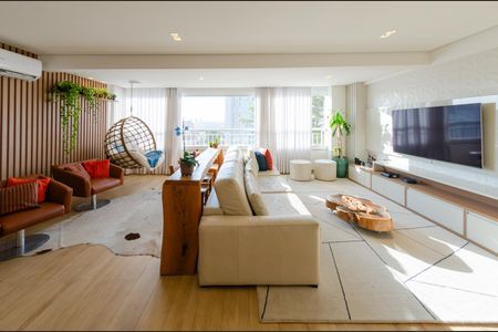 Apartamento à venda com 120m², 3 quartos e 2 vagas Apartamento à venda com 120m², 3 quartos e 2 vagasSala