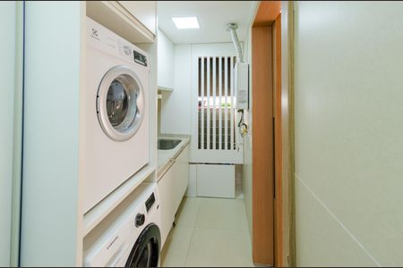 Apartamento à venda com 120m², 3 quartos e 2 vagas Apartamento à venda com 120m², 3 quartos e 2 vagasÁrea de serviço