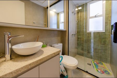 Apartamento à venda com 120m², 3 quartos e 2 vagas Apartamento à venda com 120m², 3 quartos e 2 vagasBanheiro social