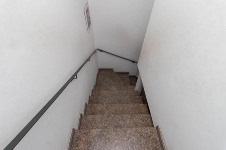 Casa à venda com 127m², 2 quartos e 1 vagaEscada