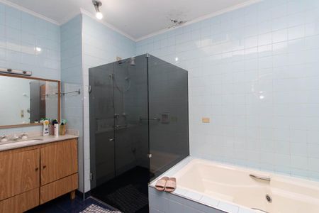 Casa à venda com 127m², 2 quartos e 1 vagaBanheiro