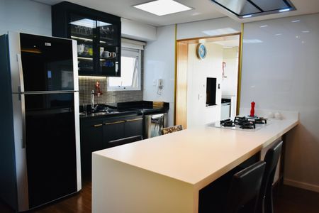 Apartamento à venda com 127m², 3 quartos e 4 vagas Apartamento à venda com 127m², 3 quartos e 4 vagasCozinha