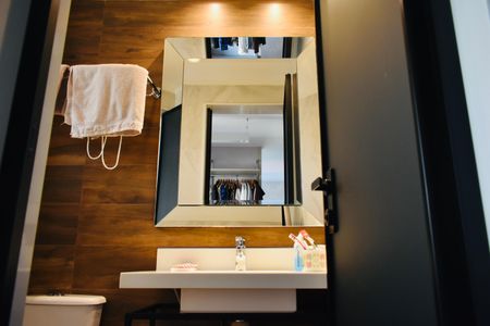 Apartamento à venda com 127m², 3 quartos e 4 vagas Apartamento à venda com 127m², 3 quartos e 4 vagasBanheiro da Suíte 2