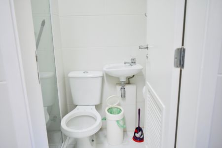 Apartamento à venda com 127m², 3 quartos e 4 vagas Apartamento à venda com 127m², 3 quartos e 4 vagasBanheiro de Serviço