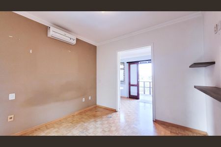 Casa de condomínio à venda com 404m², 3 quartos e 1 vagaSuíte