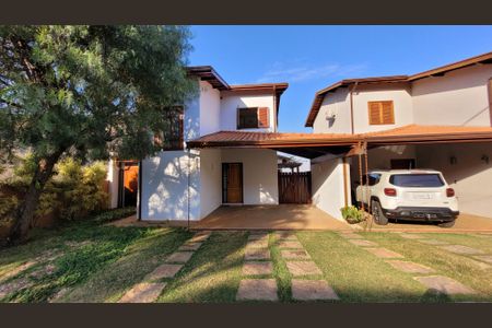 Casa de condomínio à venda com 404m², 3 quartos e 1 vagaFachada
