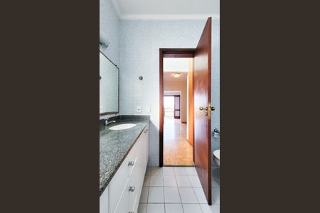 Casa de condomínio à venda com 404m², 3 quartos e 1 vagaBanheiro da Suíte