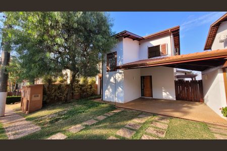 Casa de condomínio à venda com 404m², 3 quartos e 1 vagaFachada