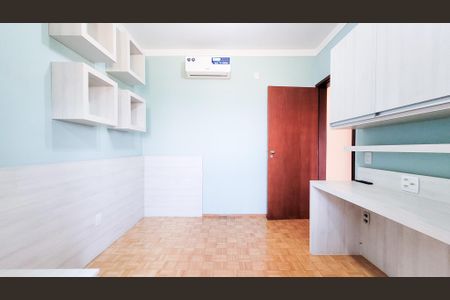 Casa de condomínio à venda com 404m², 3 quartos e 1 vagaQuarto 2