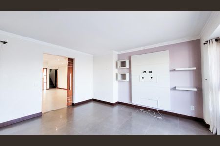 Casa de condomínio à venda com 404m², 3 quartos e 1 vagaSala de TV